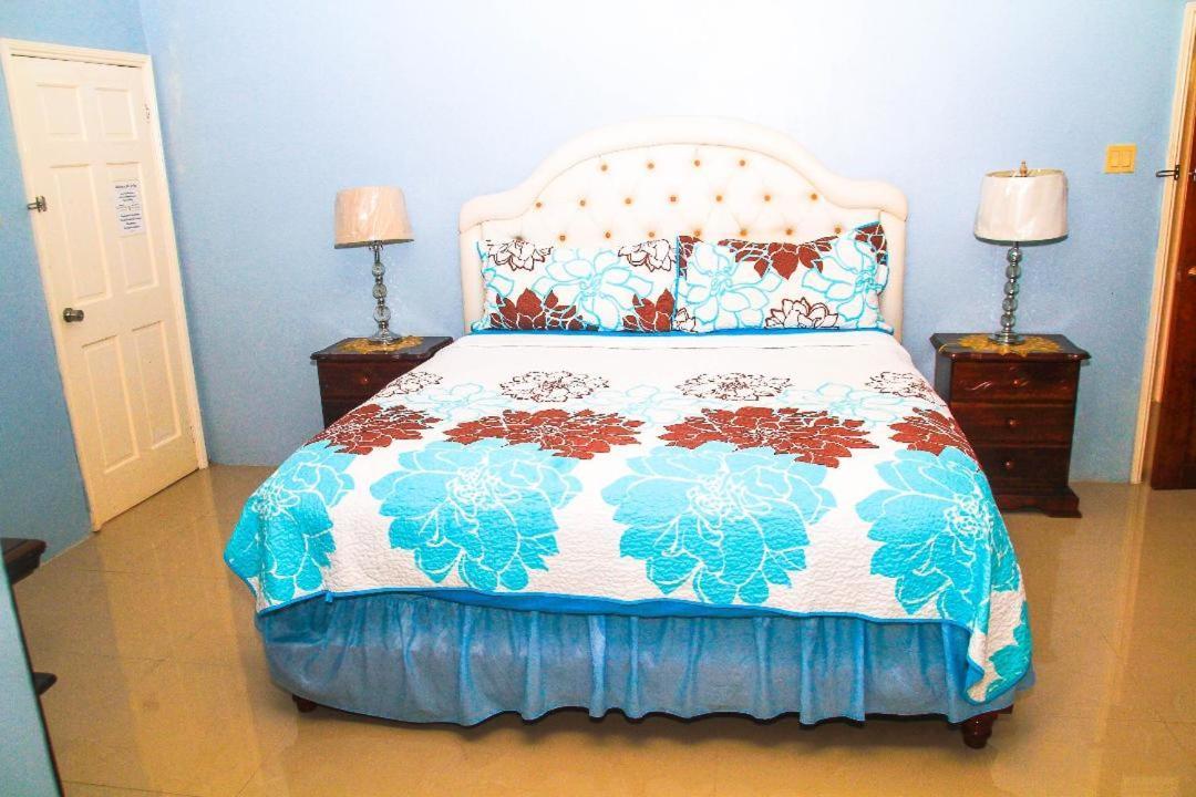 Dela De-Rose Guest House Negril Jamaica Exterior photo